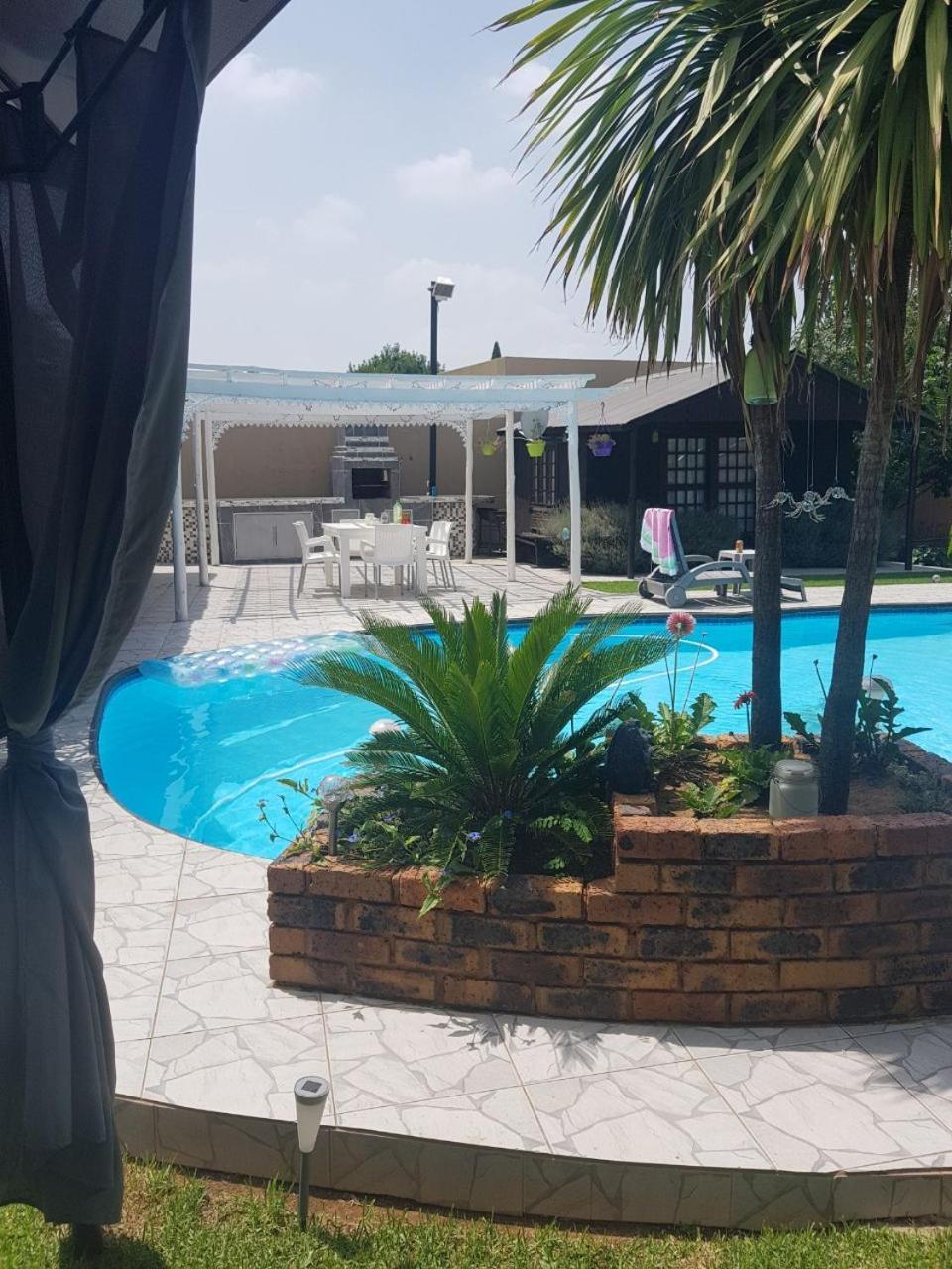 The Guesthouse Vanderbijlpark Luaran gambar